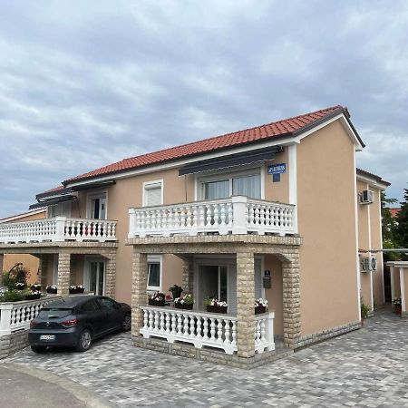 Apartments Ostojic Krk Town Buitenkant foto