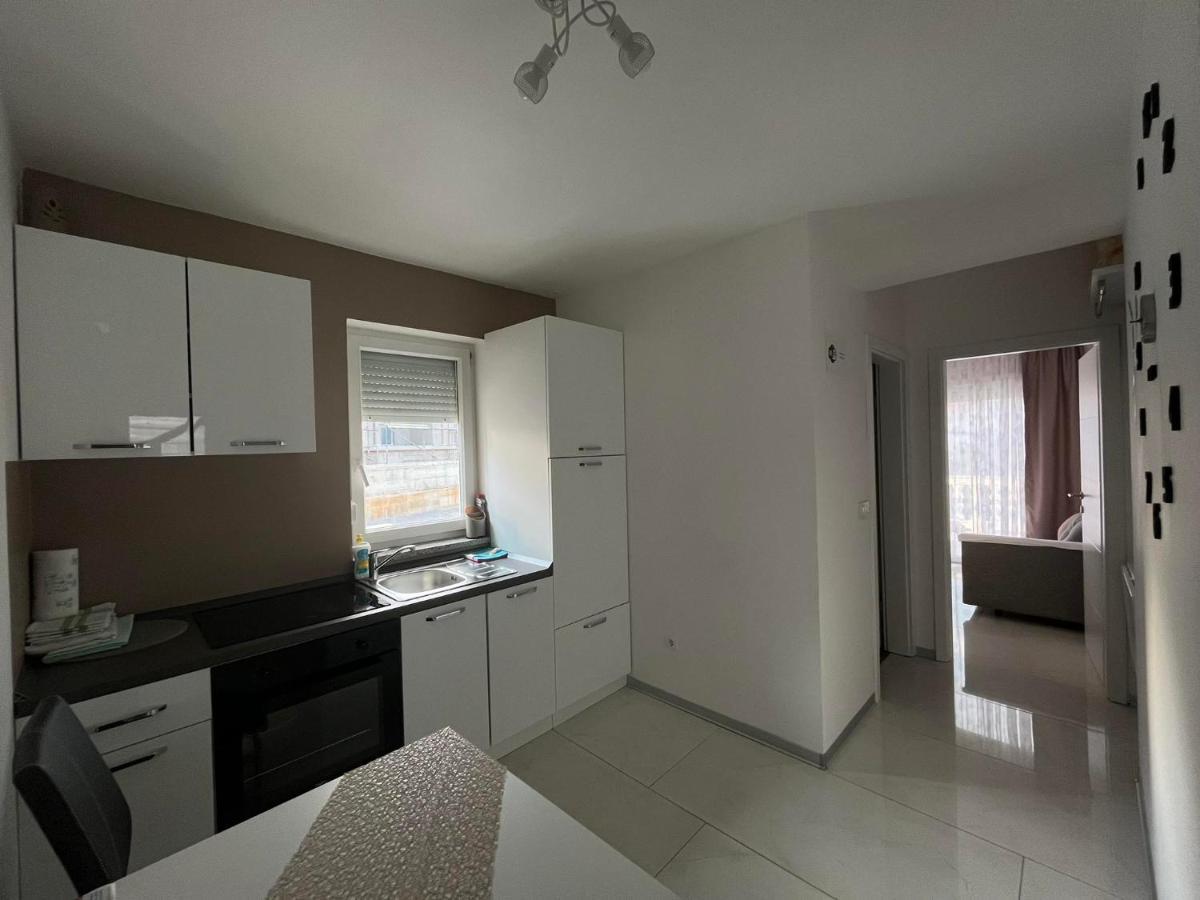 Apartments Ostojic Krk Town Buitenkant foto