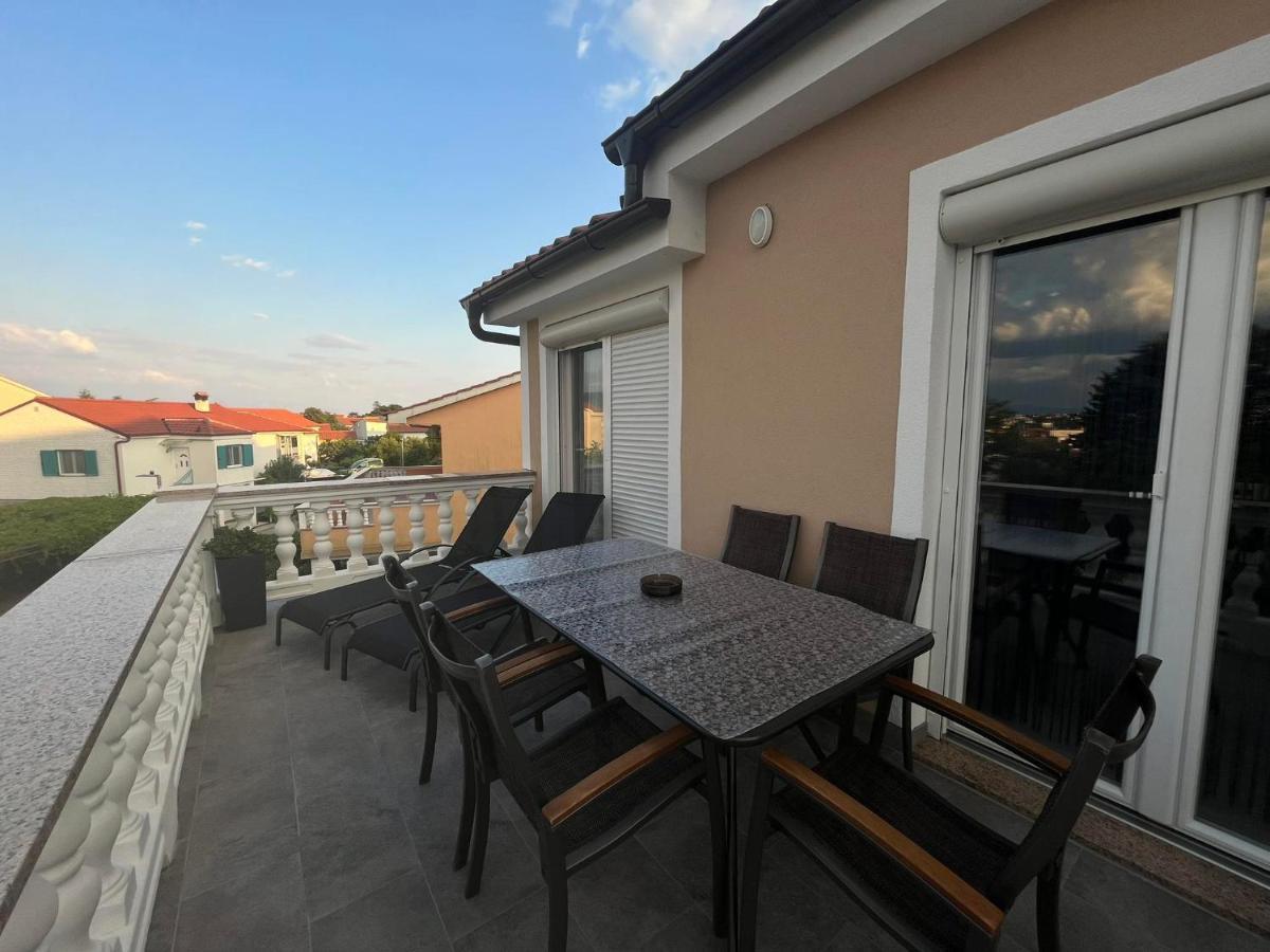 Apartments Ostojic Krk Town Buitenkant foto