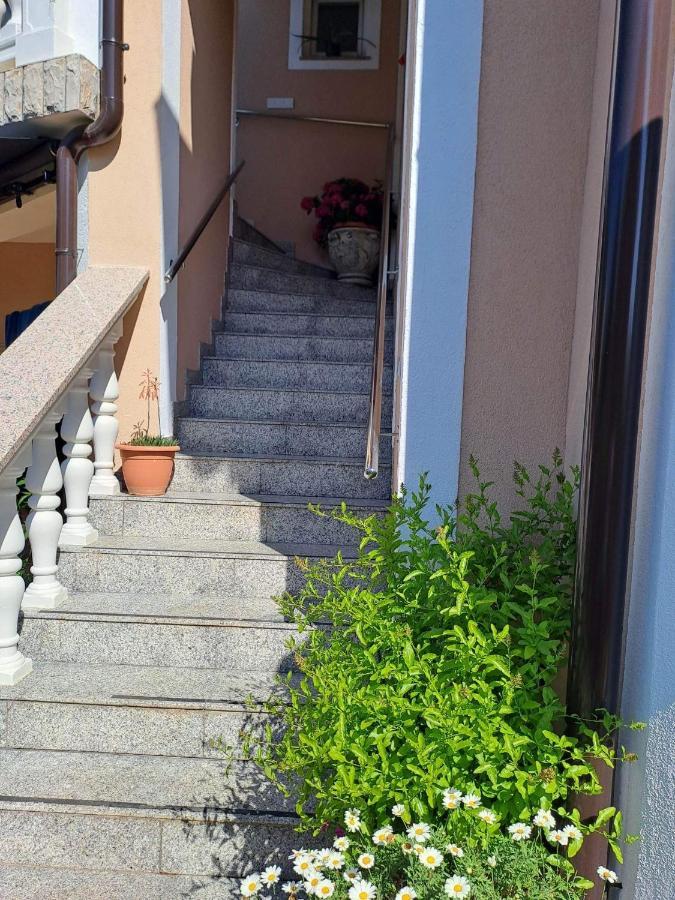 Apartments Ostojic Krk Town Buitenkant foto